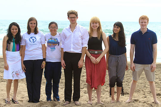 Linh Do and the Speak Your Mind team of bloggers, winners in the WWF Earth Hour Awards 2012
